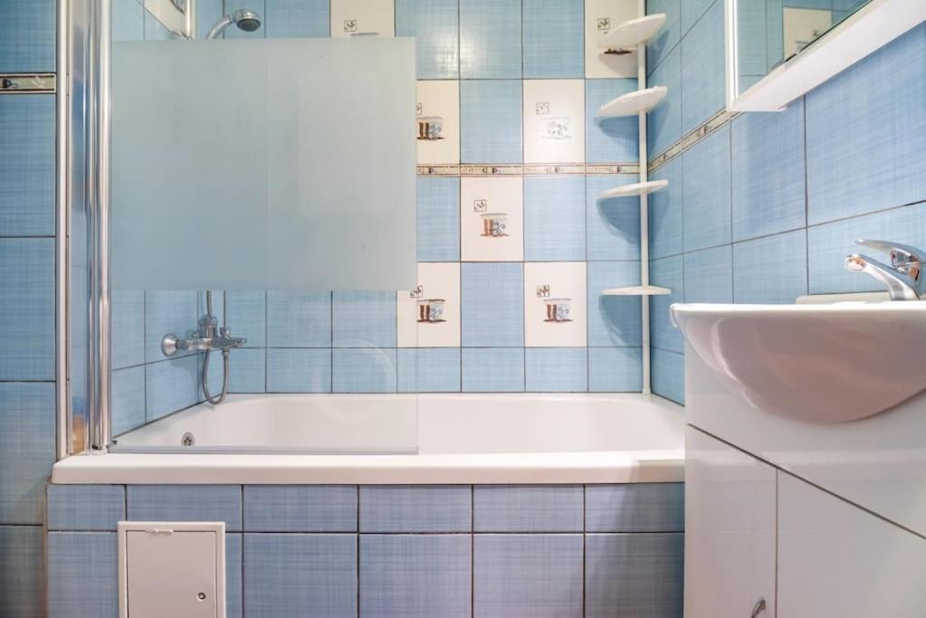 Spacious Central Apartment Вена Экстерьер фото